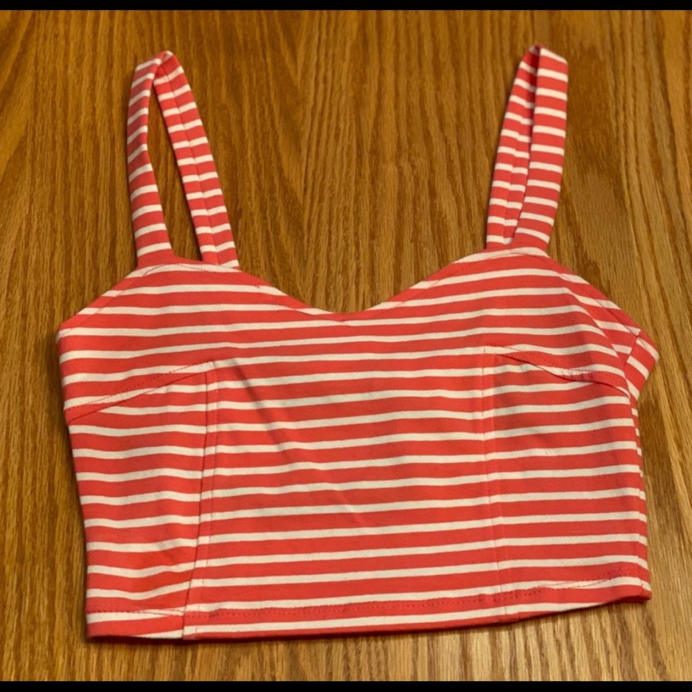 NWOT Forever 21 Small Red/White Crop Top ❤️🤍
